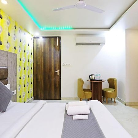 Hotel Broadway Near Delhi Airport ニューデリー エクステリア 写真