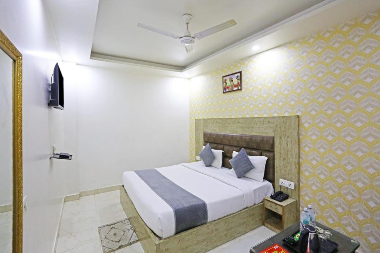 Hotel Broadway Near Delhi Airport ニューデリー エクステリア 写真