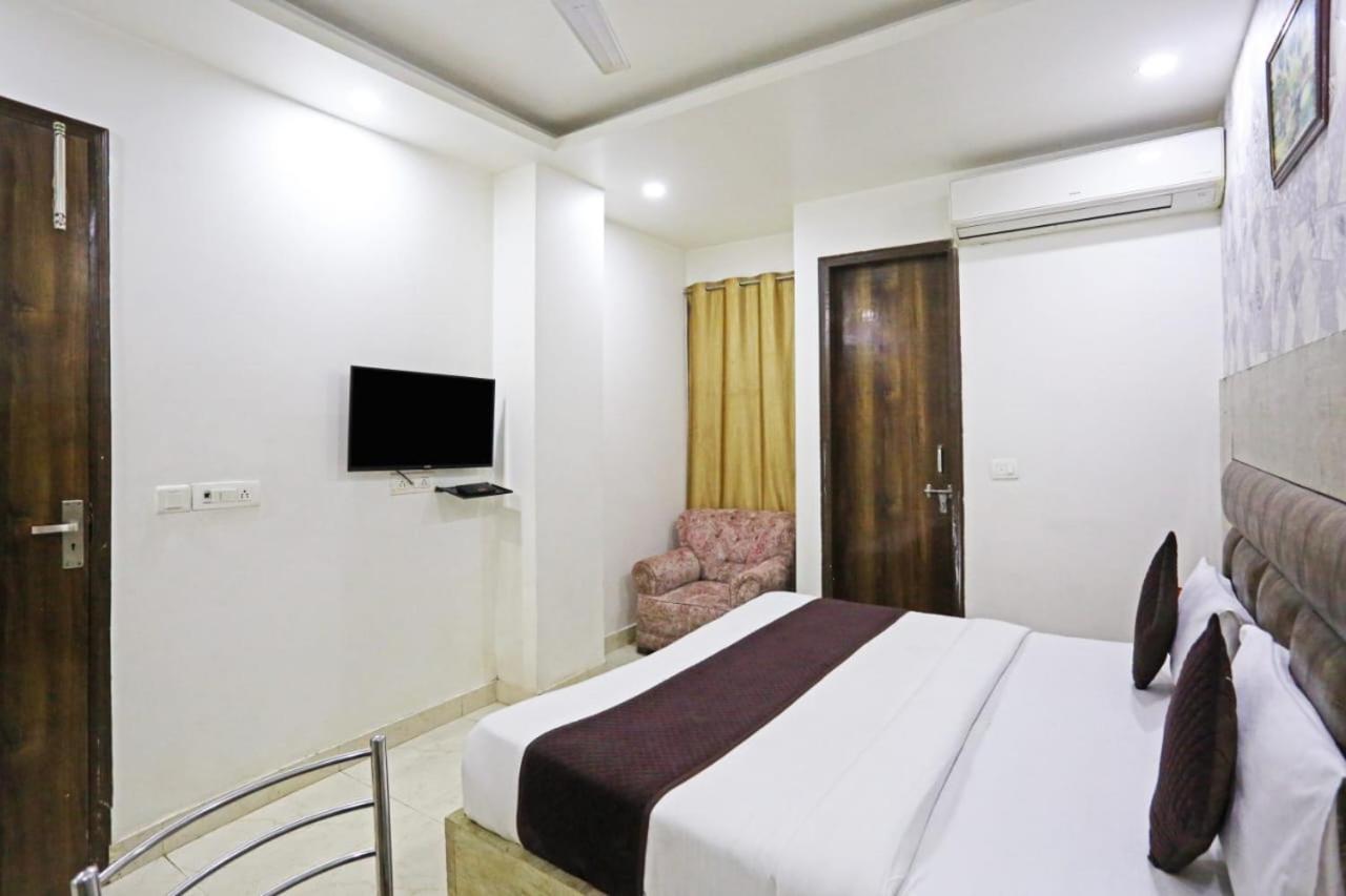 Hotel Broadway Near Delhi Airport ニューデリー エクステリア 写真