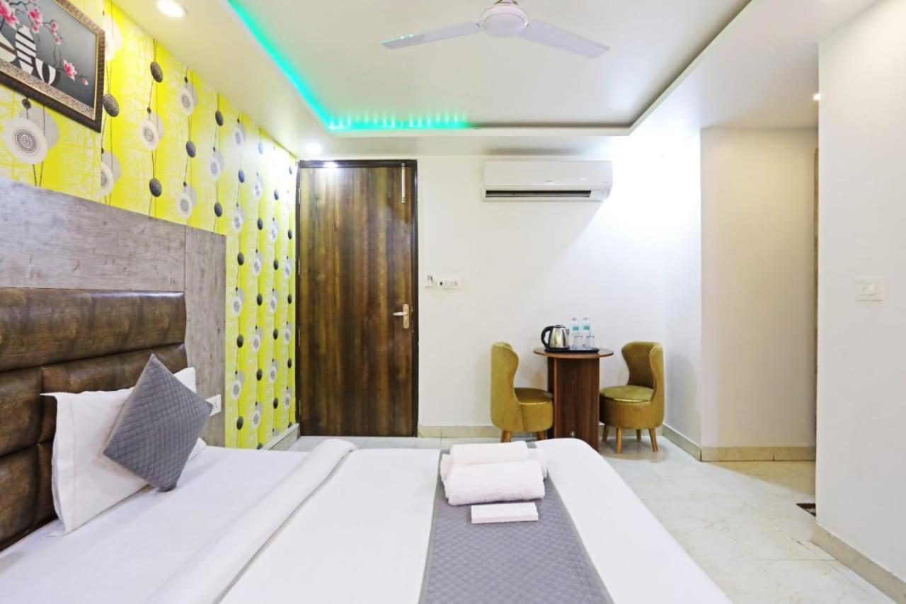 Hotel Broadway Near Delhi Airport ニューデリー エクステリア 写真