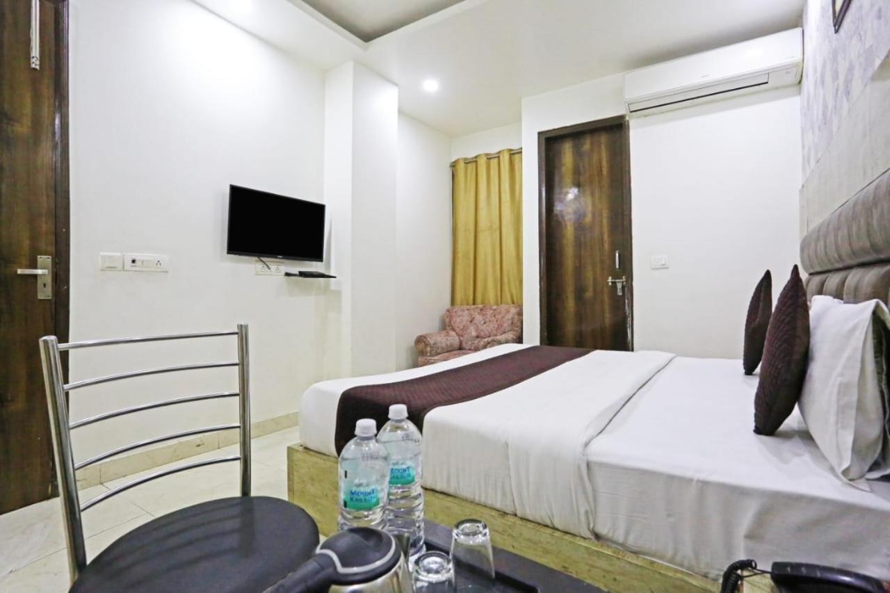 Hotel Broadway Near Delhi Airport ニューデリー エクステリア 写真