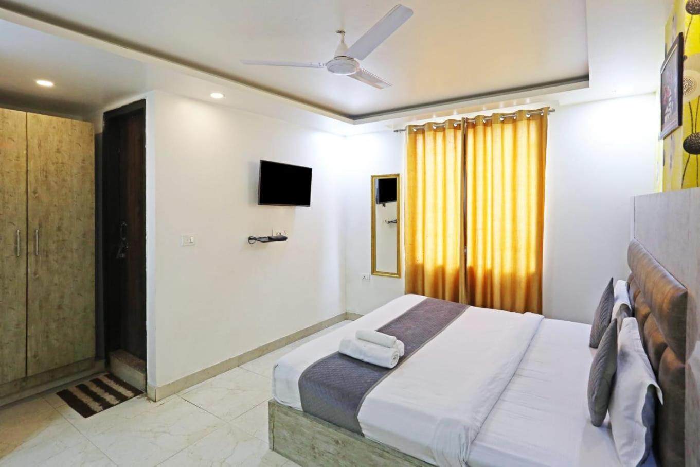 Hotel Broadway Near Delhi Airport ニューデリー エクステリア 写真